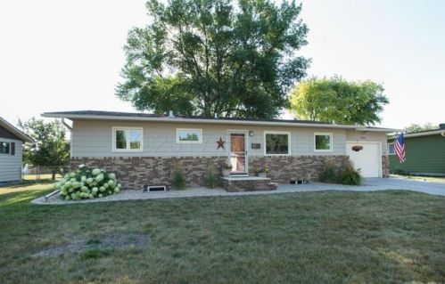 3125 8th St, Fargo ND  58102-5017 exterior