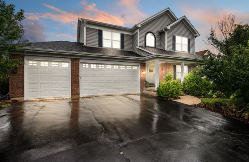 1826 Luther Lowell Ln, Sycamore IL  60178-8751 exterior