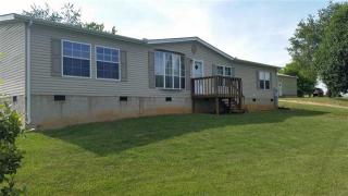 310 Deer Trail Dr, Dandridge, TN 37725-4256