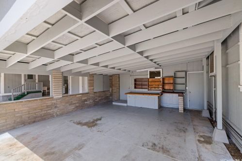 370 Elelupe Rd, Honolulu HI  96821-2248 exterior