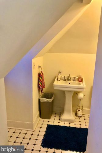 1901 63rd St, Philadelphia PA 19151-2607 exterior