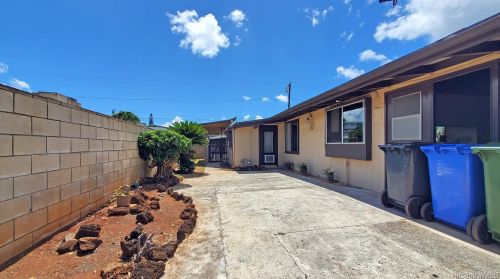 1376 Uila St, Honolulu HI  96818-1940 exterior