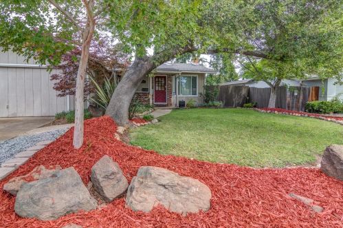 6900 Van Maren Ln, Citrus Heights, CA 95621-3532