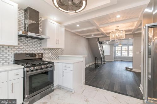 7175 18th St, Philadelphia, PA 19126-1501