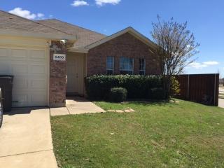 8400 Hawks Nest Dr, Fort Worth, TX 76131-5328