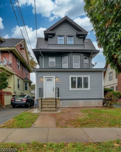 81 Riggs Pl, Town Center, NJ 07052-5211