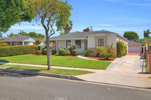 9700 5th Ave, Inglewood, CA 90305-3204