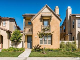 715 Nile River Dr, Oxnard, CA 93036-5354