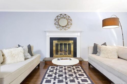 8 Old Rock Ln, Norwalk, CT 06850-2232