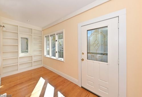 421 Abington Ave, Bloomfield, NJ 07003-5818