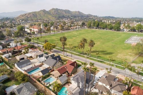 3980 Ramona Dr, Riverside CA  92506-1156 exterior