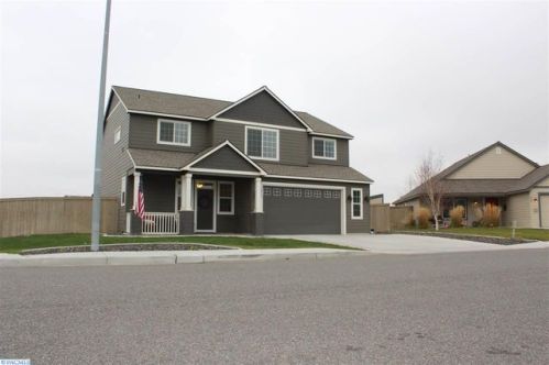 6011 Westmorland Ln, Pasco, WA 99301-8690