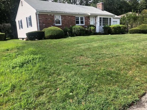124 Gillooly Dr, Warwick, RI 02888-4617