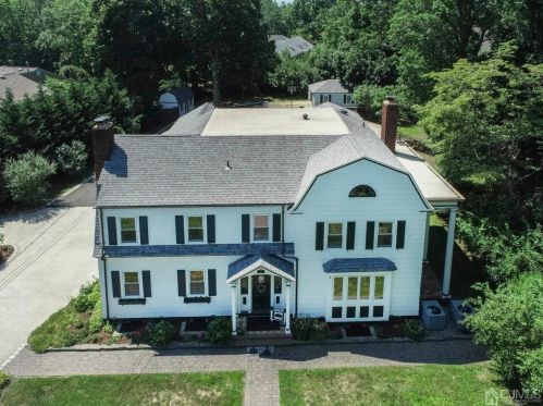 31 Woodbridge Ave, Metuchen, NJ 08840-2130