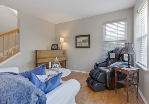 705 Hanover Ct, Oswego, IL 60543-8293