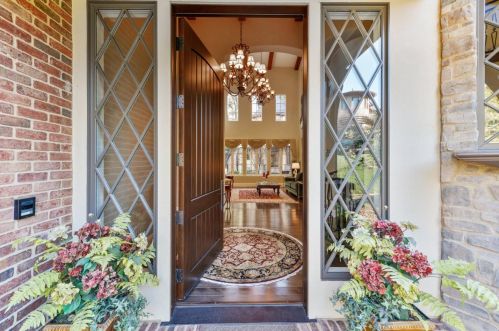 15615 Shady Ln, Los Gatos, CA 95032-4857