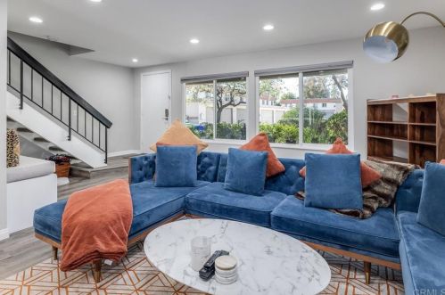 2710 Via Juanita, Carlsbad, CA 92010-8350