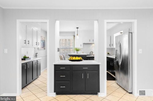 301 Ridgeview Rd, Princeton NJ  08540-7666 exterior