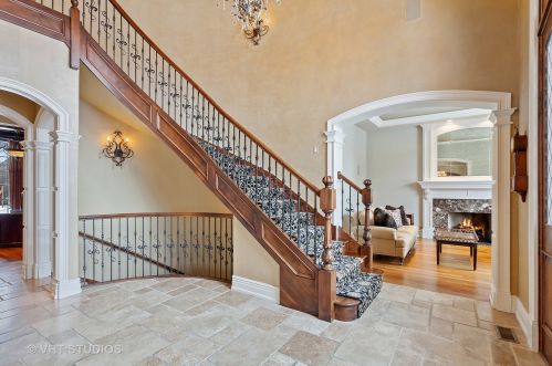 6403 Garfield Ave, Willowbrook IL  60527-5237 exterior