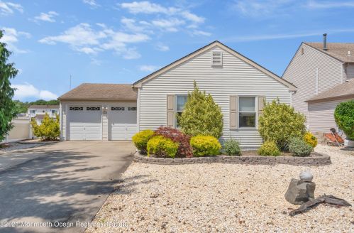 80 Storm Jib Ct, Berkeley Township, NJ 08721-1416