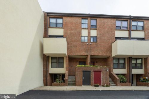 2033 Arch St, Philadelphia, PA 19103-1485