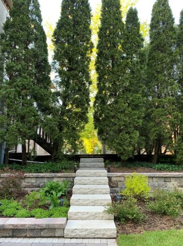 126 Circle Ridge Dr, Willowbrook, IL 60527-8379
