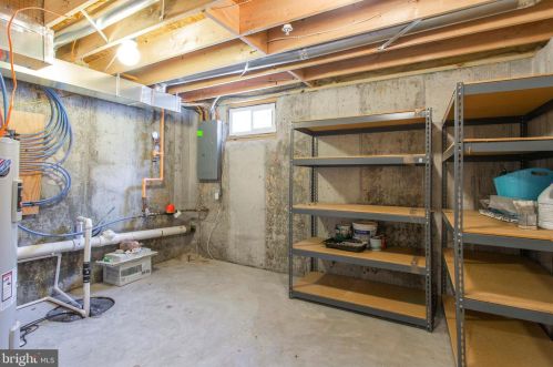 1704 4 St, Philadelphia PA 19133-3230 exterior