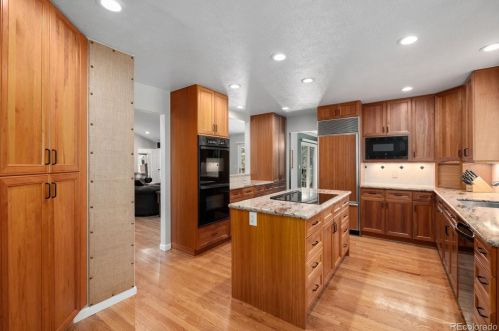 6068 Clinton Ct, Englewood CO 80111-5217 exterior