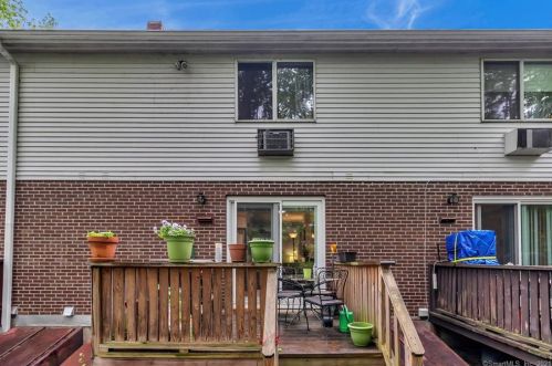 64 Myrtle St, Huntington CT  06484-4155 exterior