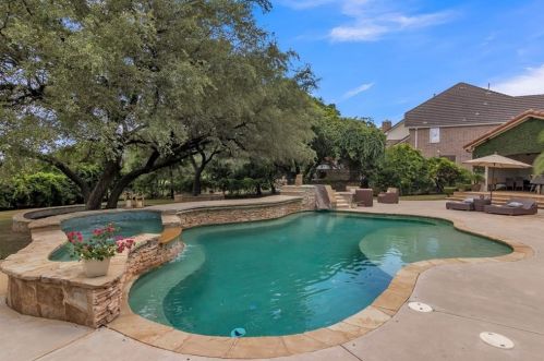 11401 Eagles Gln Dr, Austin TX  78732-2088 exterior