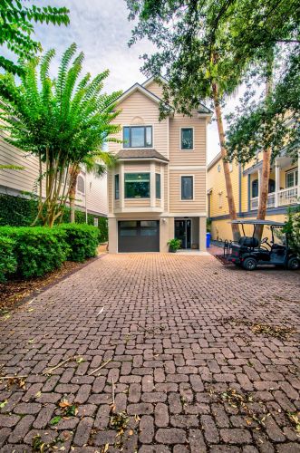 31 Yacht Harbor Ct, Isle Of Palms, SC 29451-2600