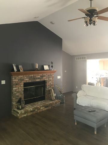 4300 Newcastle Ct, Lake Camelot, IL 61547-9541