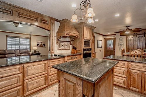 317 County Road 893a, Angleton TX 77515-9490 exterior