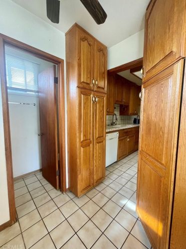 1936 Harle Ave, Anaheim CA  92804-6020 exterior