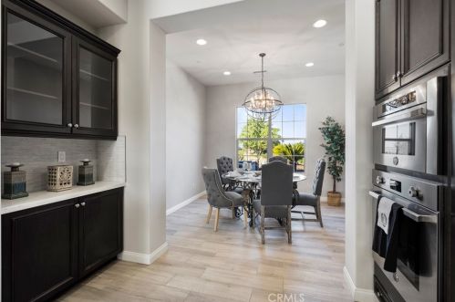 7756 Kingdom Dr, Riverside CA  92506 exterior