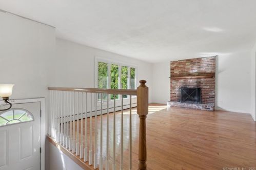 157 Mountain Edge Dr, Southington, CT 06489-4616
