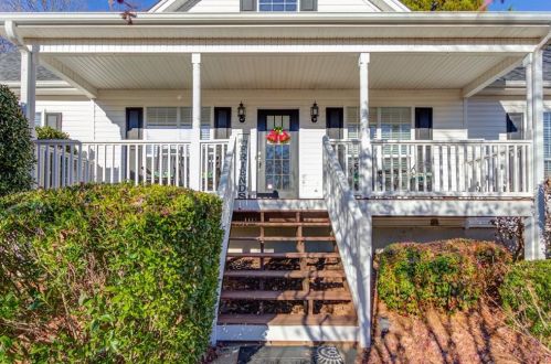 7820 Mosswood Ln, Gainesville, GA 30506-7050
