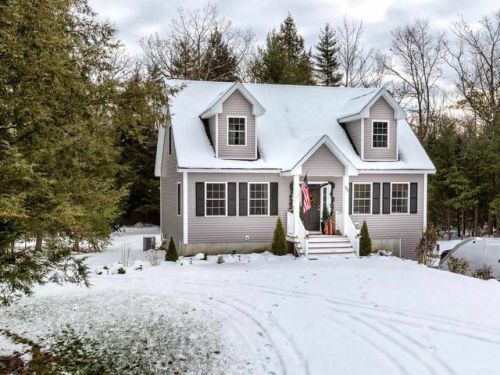 133 Spaulding Rd, Fremont, NH 03044-3252
