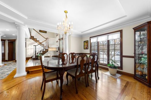 6972 Fieldstone Dr, Willowbrook IL  60527-6969 exterior