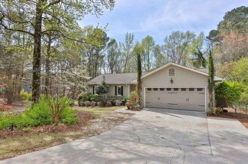 1739 Ridgedale Dr, Lithonia, GA 30078-2474