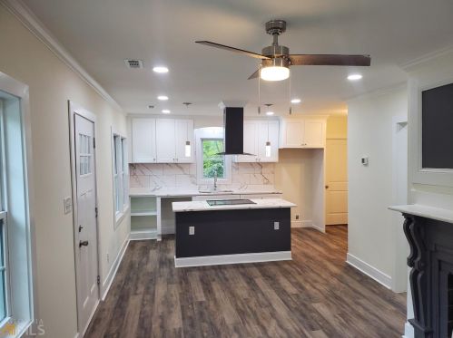 1898 Chattahoochee Pl, Atlanta, GA 30344-2408