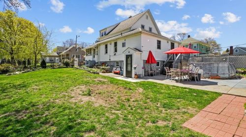 38 Binghampton Ave, Providence, RI 02919-4140