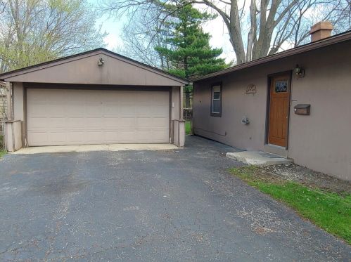 24 Austin Ave, Carpentersville, IL 60110-1550