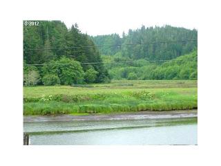 1241 Winchester Ave, Winchester Bay, OR 97467-1373