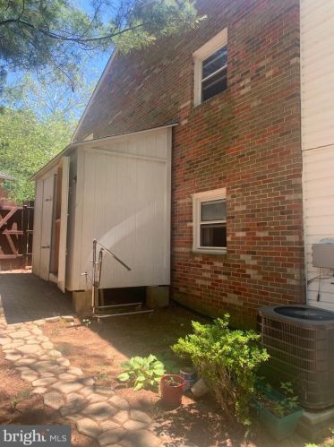 14380 Berkshire Dr, Woodbridge, VA 22193-1510