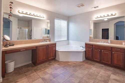 1894 Vintage Cir, Valley Home CA  95361-8678 exterior