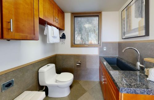 214 Verano Dr, Los Altos CA 94022-2344 exterior