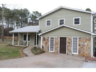 1014 Camp Creek Dr, Lilburn, GA 30047-5460