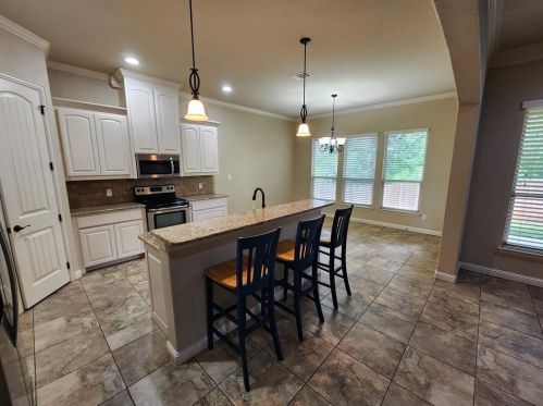 2806 Willow Ridge Cir, Granbury TX  76049-7061 exterior