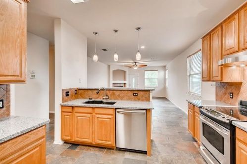 1136 Roundhouse Dr, Fort Worth TX  76131-4960 exterior